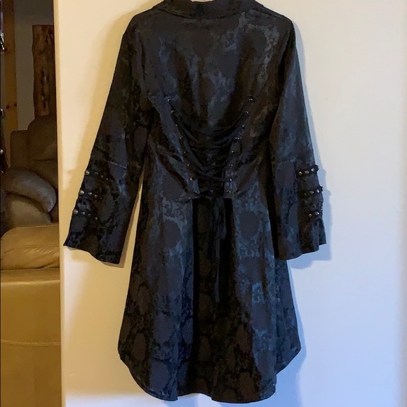 Hearts & Roses Coat - Picture 5 of 8